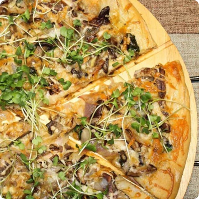 Garlic Mushroom Pizza